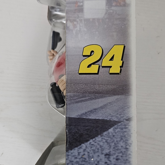 Jeff Gordon Santa figurine - Picture 4 of 4